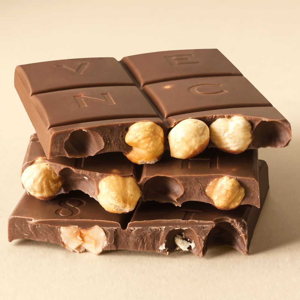 Venchi Milk Gianduia Chocolate Bar with Piedmont Hazelnuts alternate product view 1