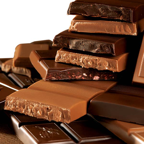 Le Belge Signature 32% Milk Chocolate Bar alternate product view 2